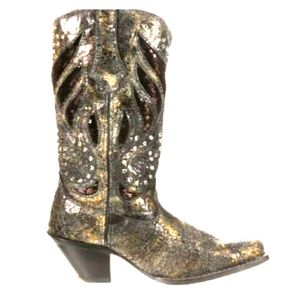 Woman's Black Pointed Toe Western Boot